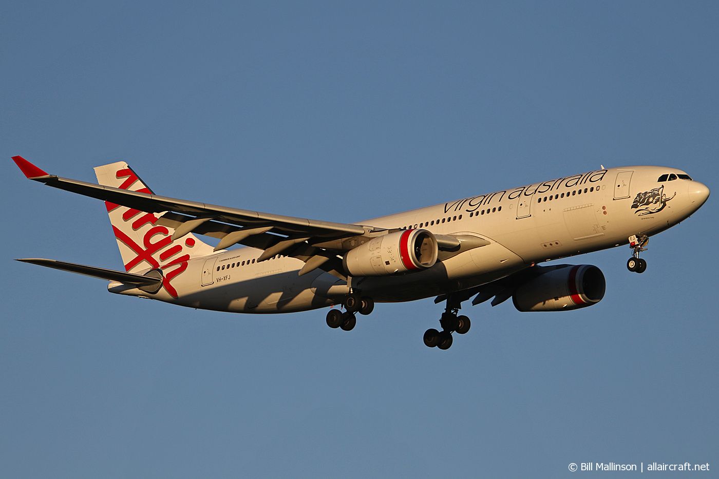 VH-XFJ (1561) 2014 Airbus A330-243