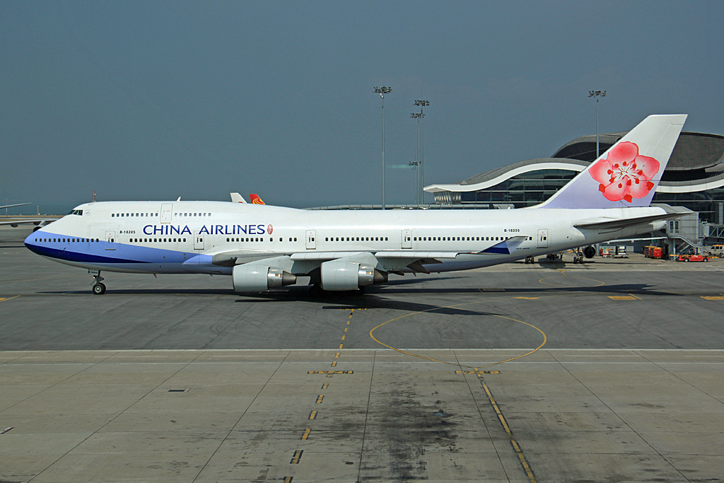 B-18203 (028711) Boeing 747-409