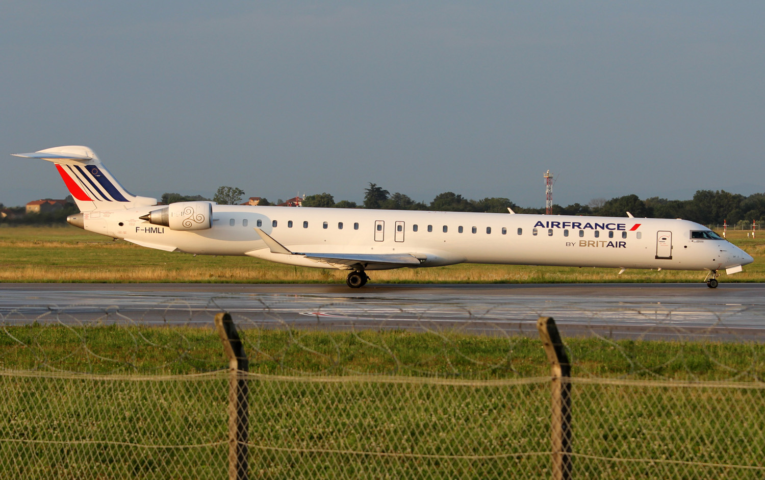 F-HMLI (19014) 2011 Bombardier CRJ-1000 EL