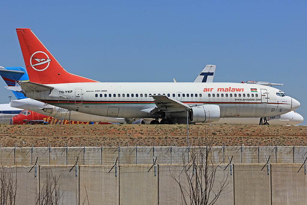 7Q-YKP (cn 25056) Boeing 737-33A