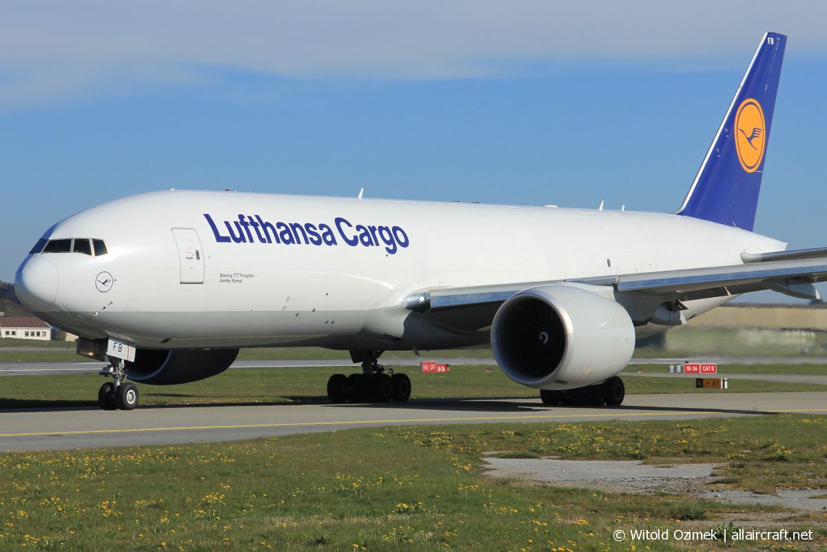 D-ALFB (41675) 2013 Boeing 777-FBT