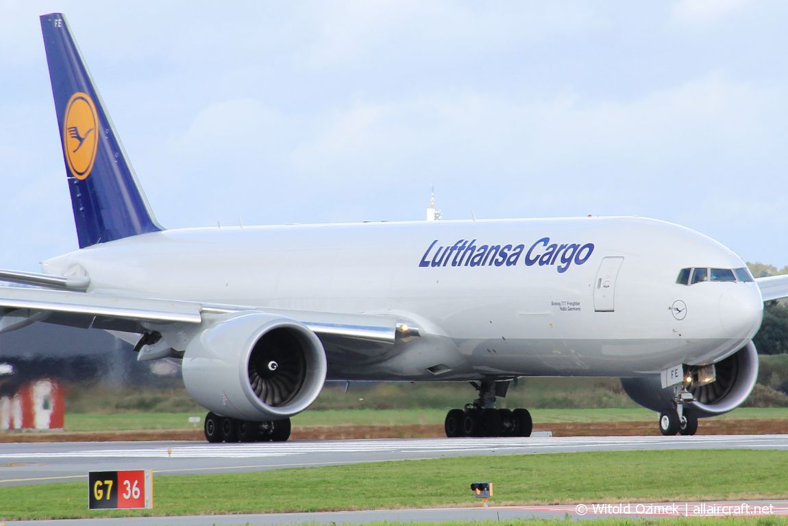 D-ALFE (41678) 2015 Boeing 777-FBT
