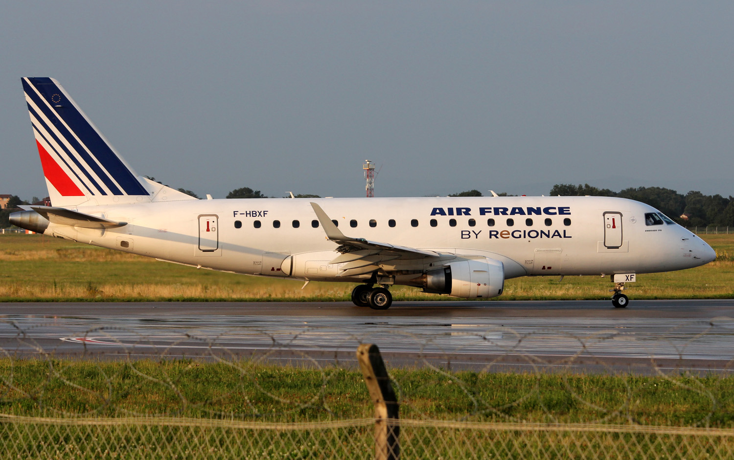 F-HBXF (cn 17000292) Embraer 170-100STD