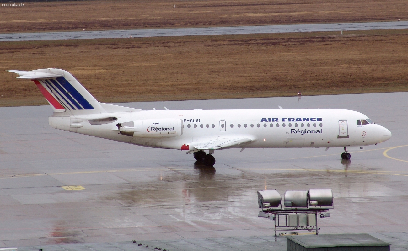 F-GLIU (11543) 1995 Fokker 70