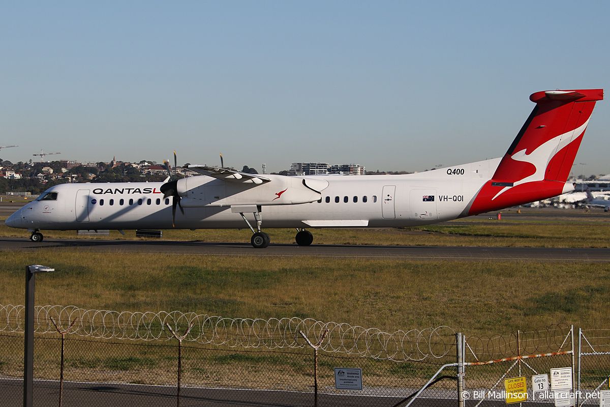 VH-QOI (4189) 2007 Bombardier Dash 8-Q402