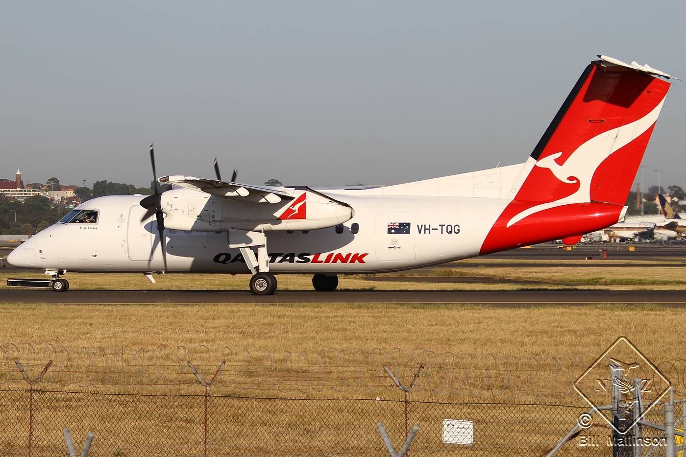 VH-TQG (430) Bombardier Dash 8 201