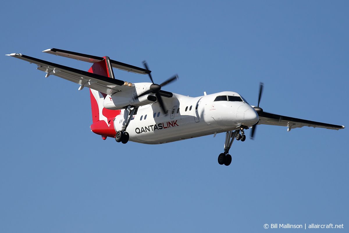 VH-TQG (430) Bombardier Dash 8 201
