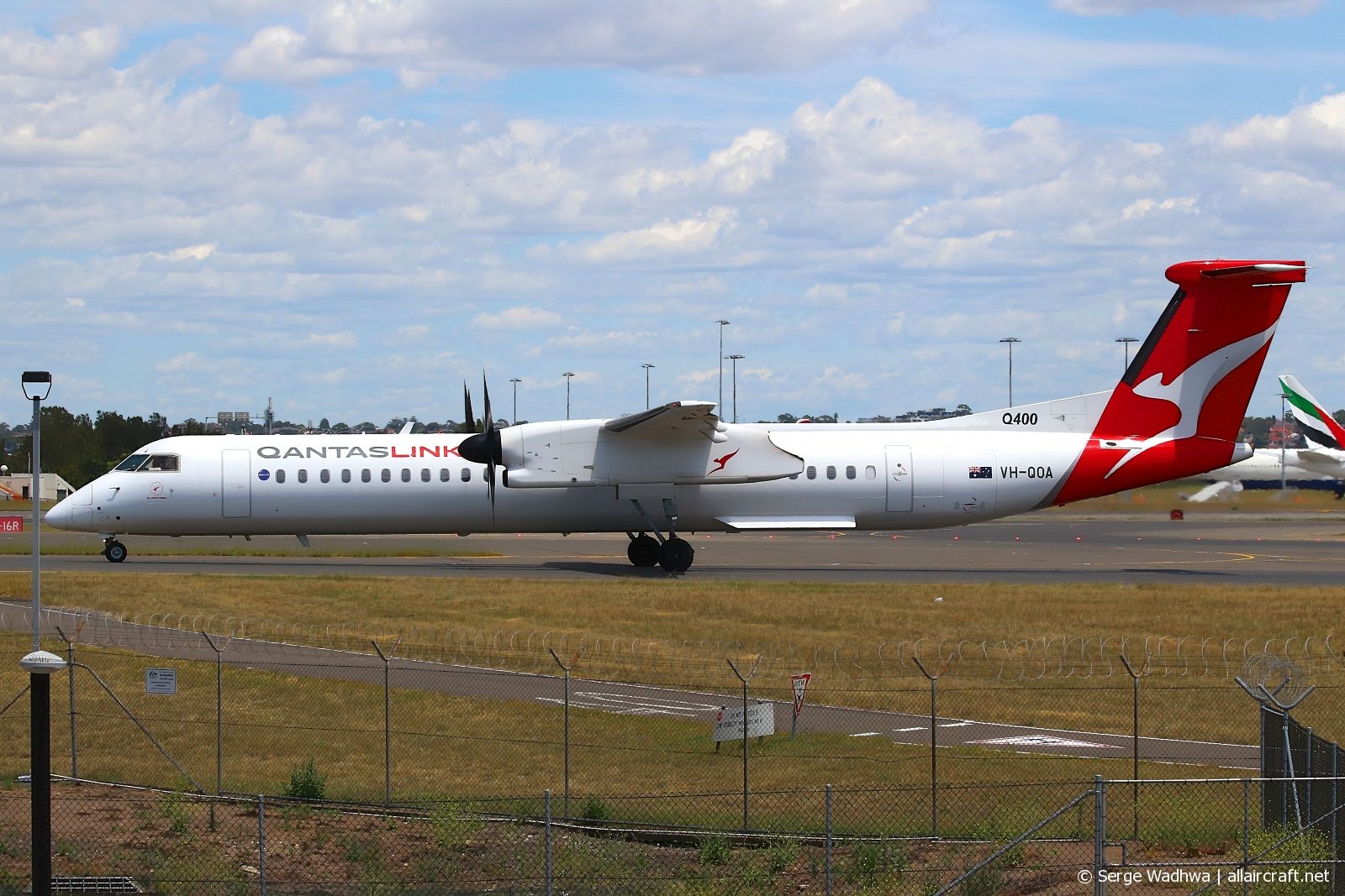 VH-QOA (4112) 2005 Bombardier Dash 8-Q402