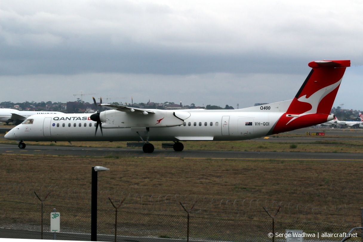 VH-QOI (4189) 2007 Bombardier Dash 8-Q402