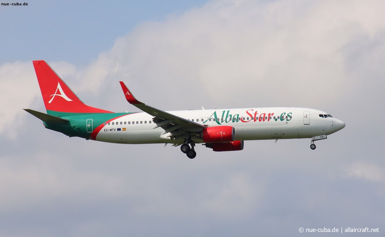 EC-MTV (27992) 2000 Boeing 737-8K5(WL)