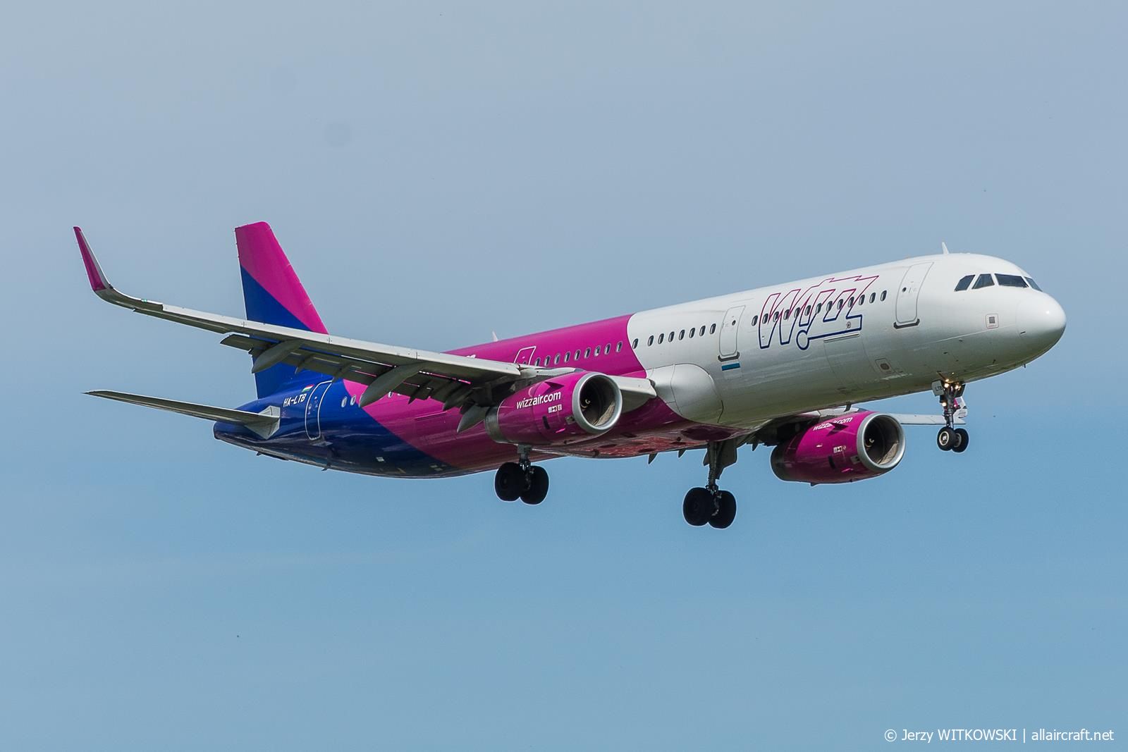 HA-LTB (8271) 2019 Airbus A321-231(WL)