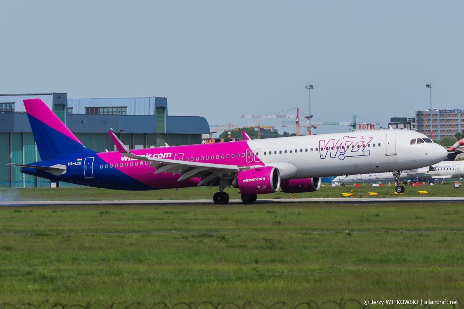 HA-LZR (10889) 2022 Airbus A321-271NX