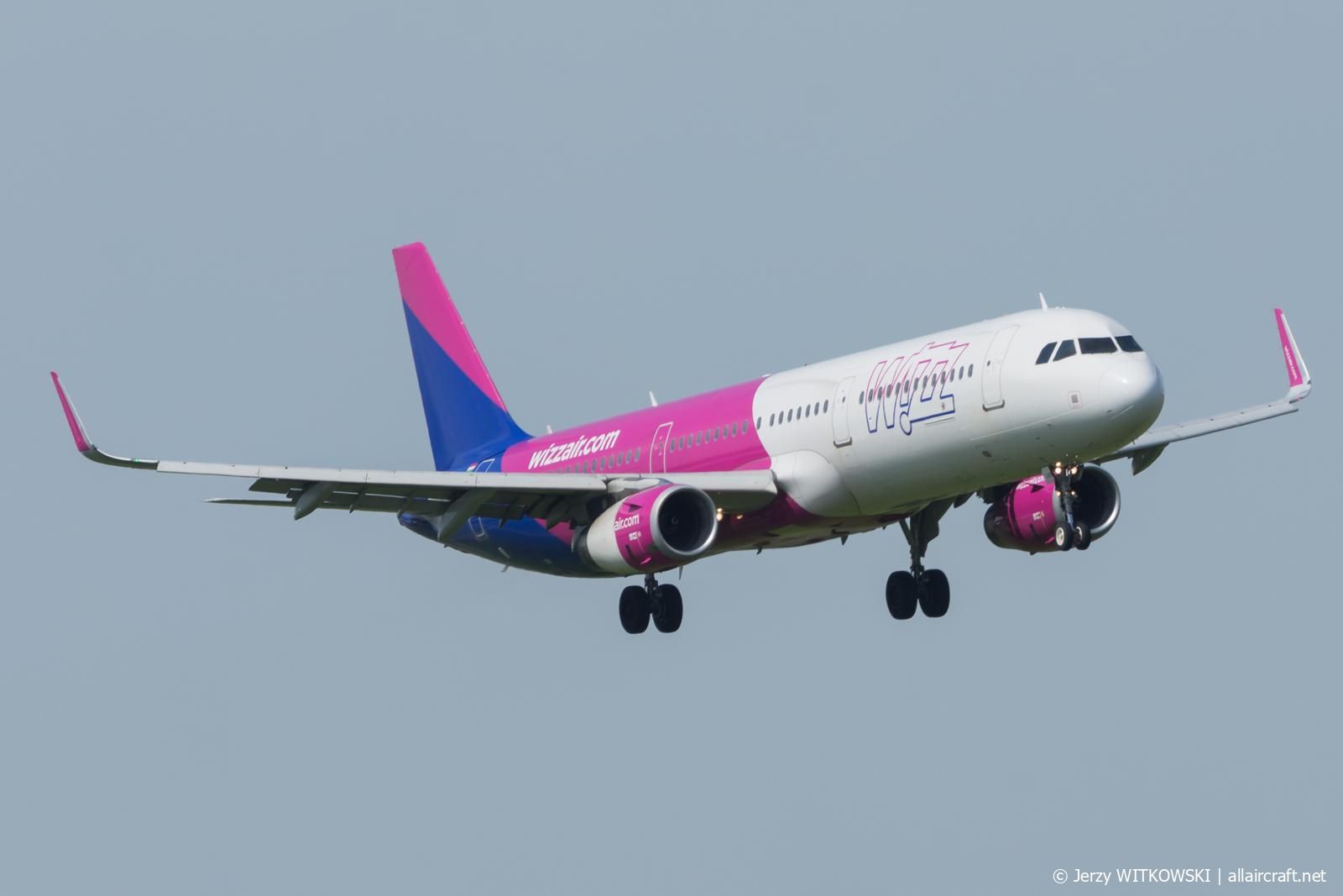 HA-LXF (7155) 2016 Airbus A321-231(WL)