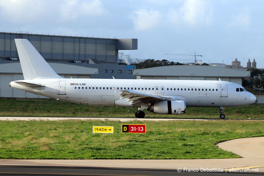 HA-LWE (4372) 2010 Airbus A320-232