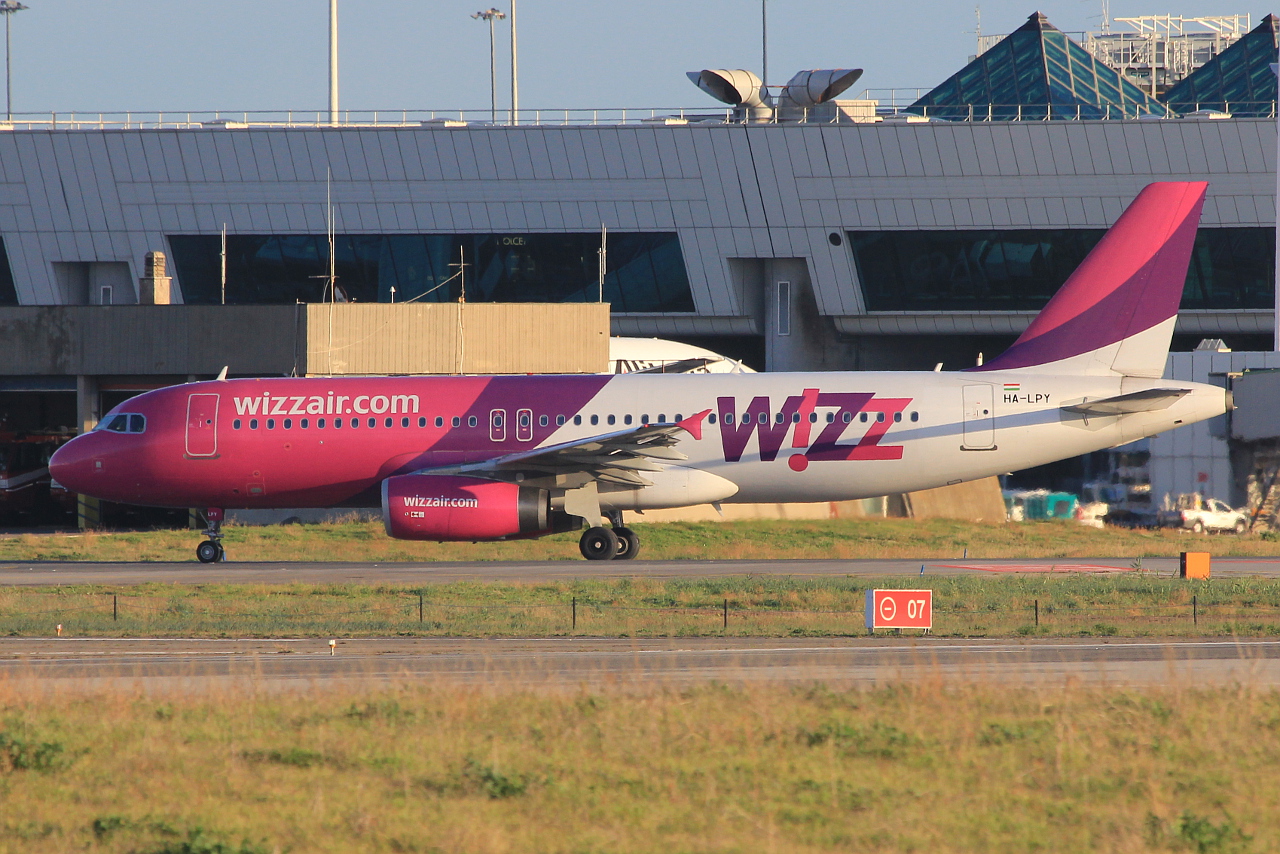 HA-LPY (4109) 2009 Airbus A320-232