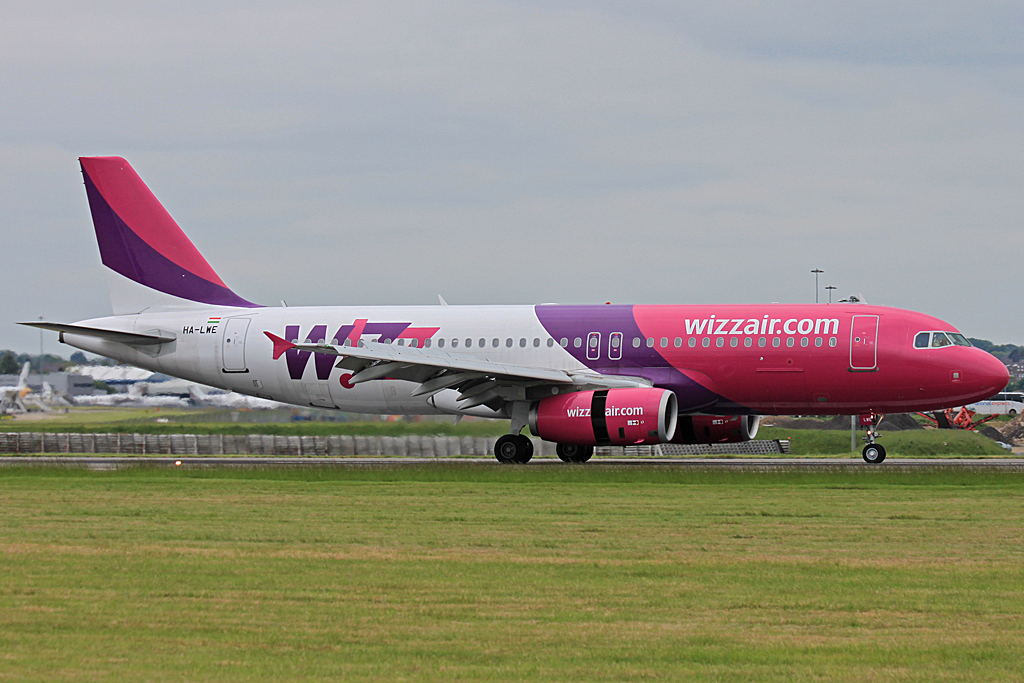 HA-LWE (4372) 2010 Airbus A320-232