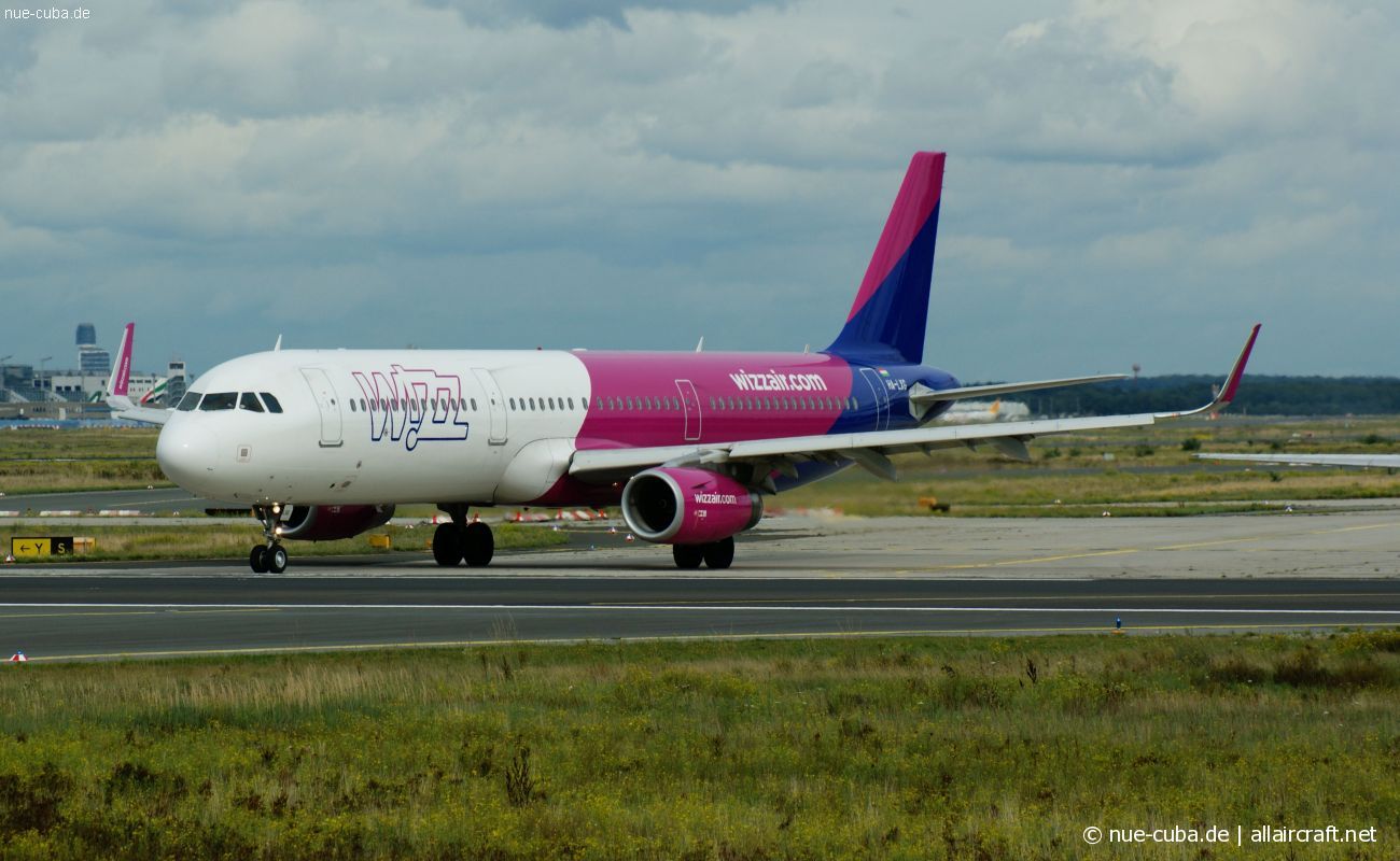 HA-LXG (7182) 2016 Airbus A321-231(WL)