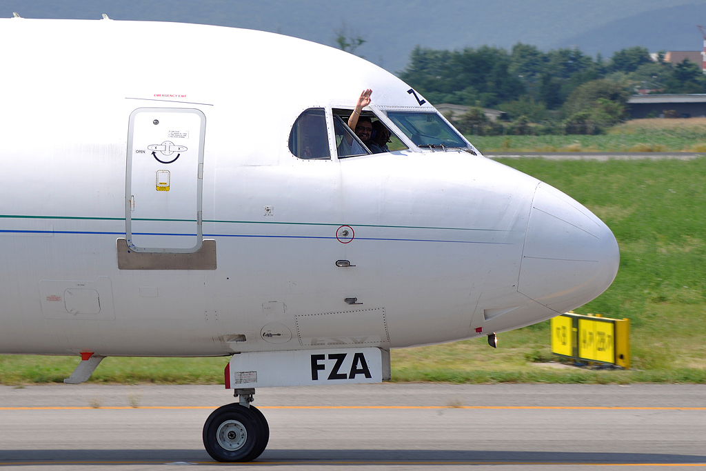 YR-FZA (11395) 1992 Fokker 100