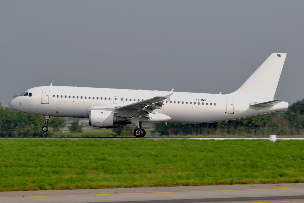 TS-IND (348) 1992 Airbus A320-211