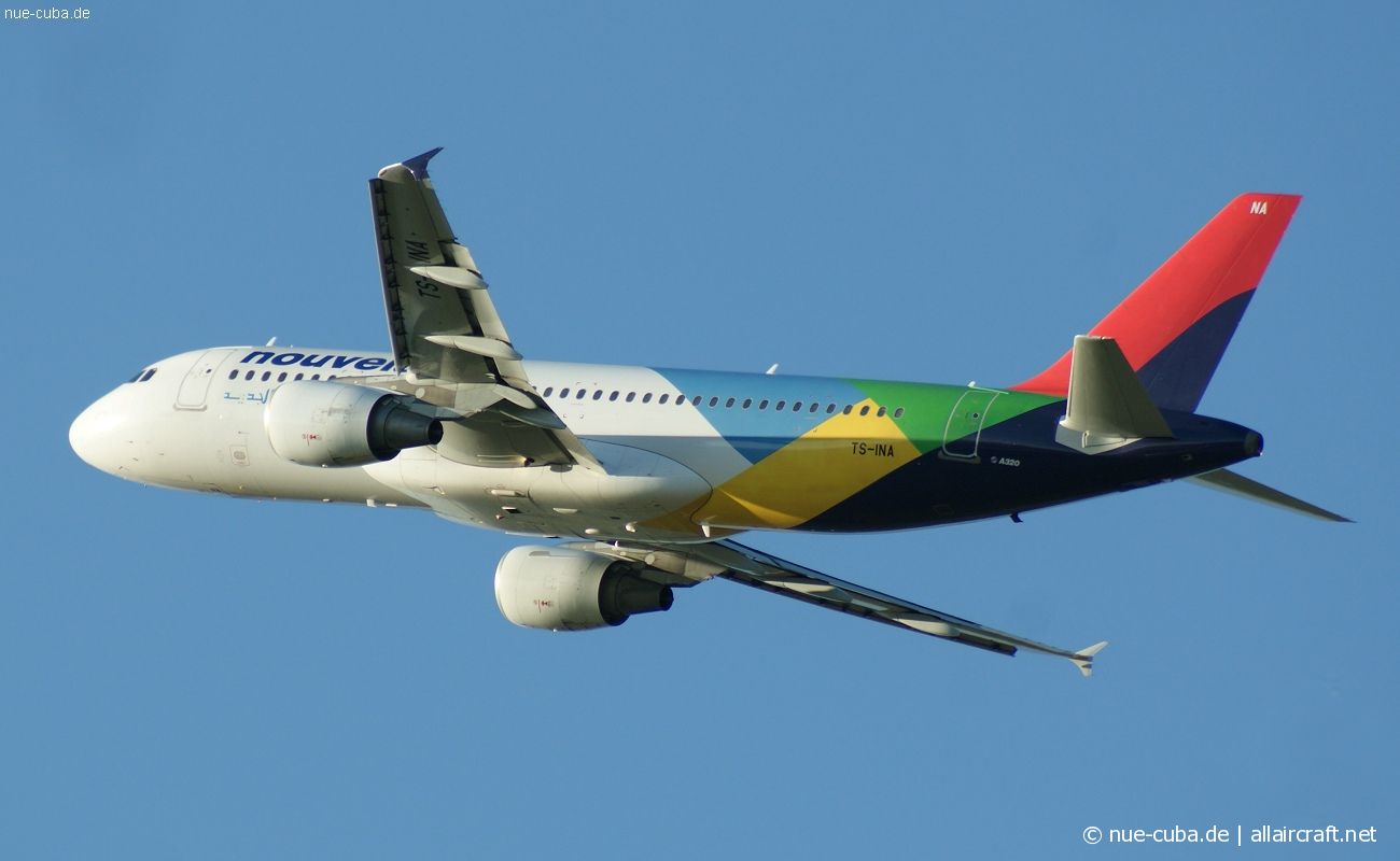 TS-INA (1121) 1999 Airbus A320-214