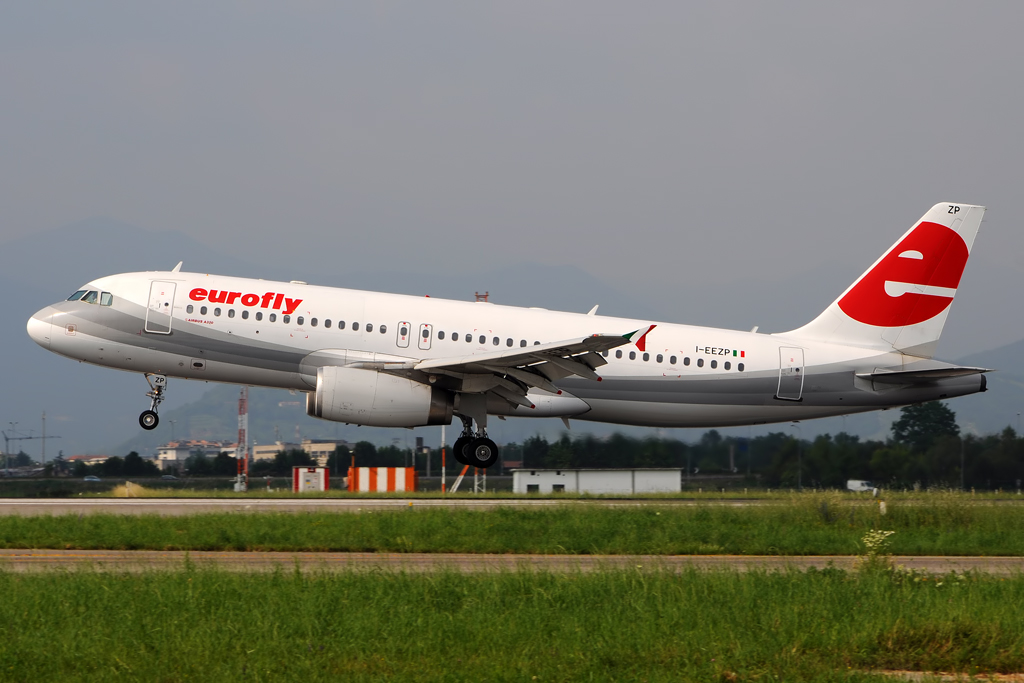 I-EEZP (2102) 2003 Airbus A320-233