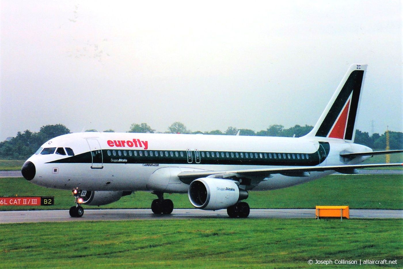 I-EEZC (1852) 2002 Airbus A320-214