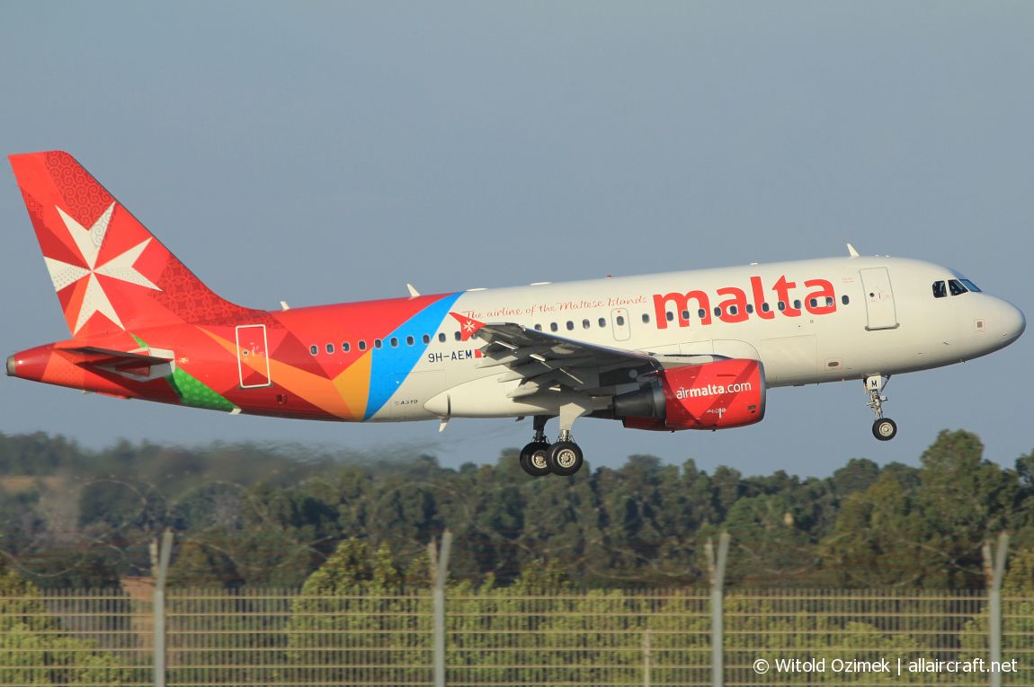 9H-AEM (2382) 2005 Airbus A319-112