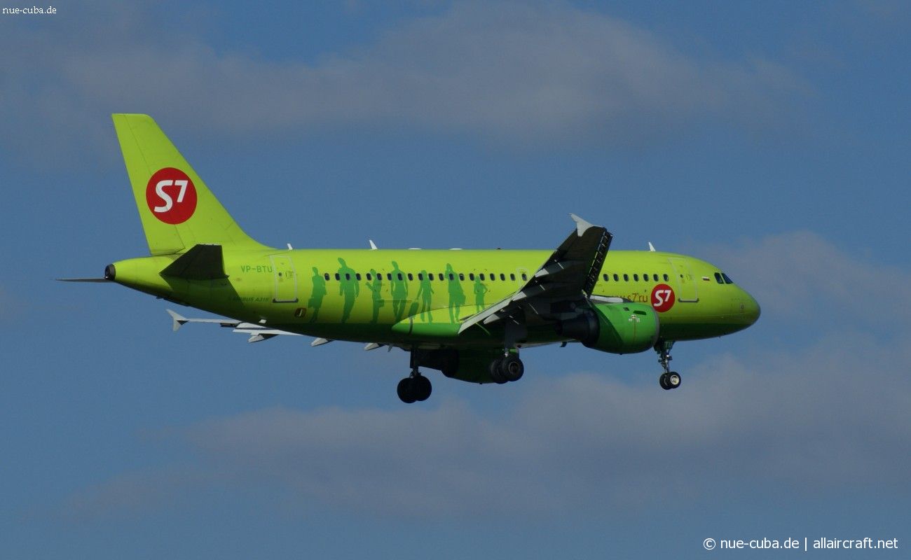 VP-BTU (1071) 1999 Airbus A319-114