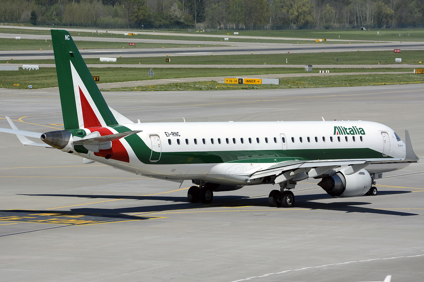EI-RNC (cn 19000503) Embraer 190-100LR