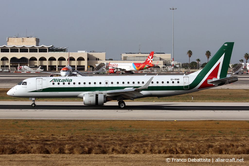EI-RNB (19000479) 2011 Embraer 190-100LR