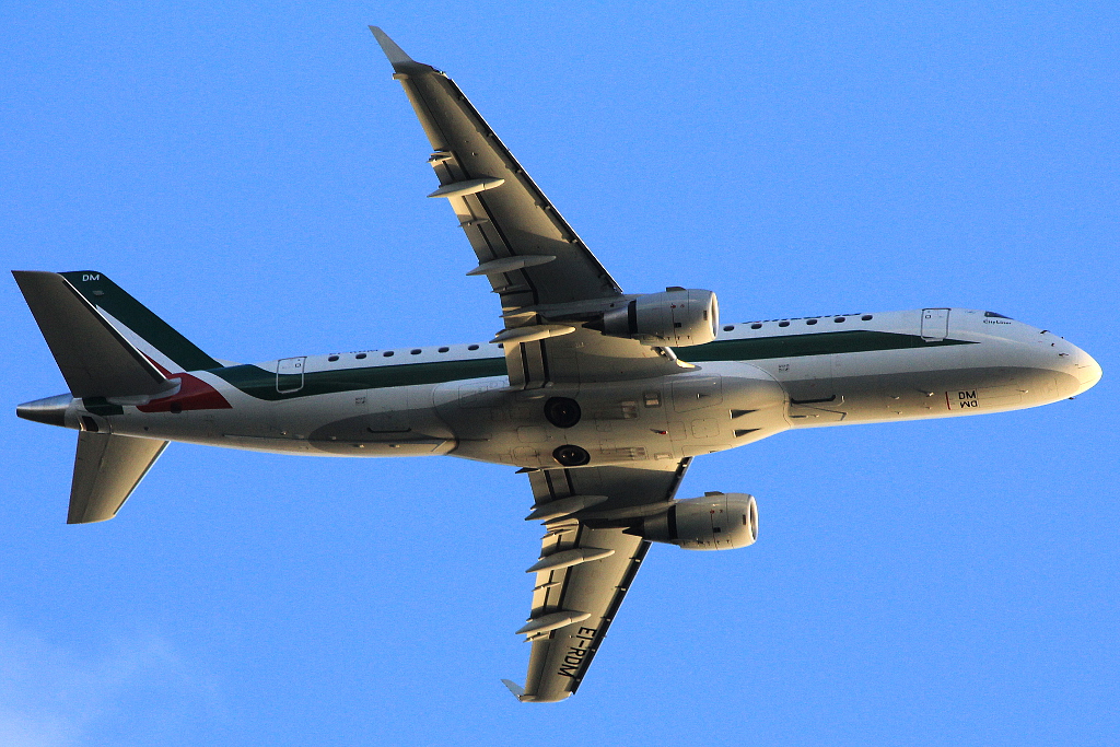 EI-RDM (cn 17000346) Embraer 170-200STD