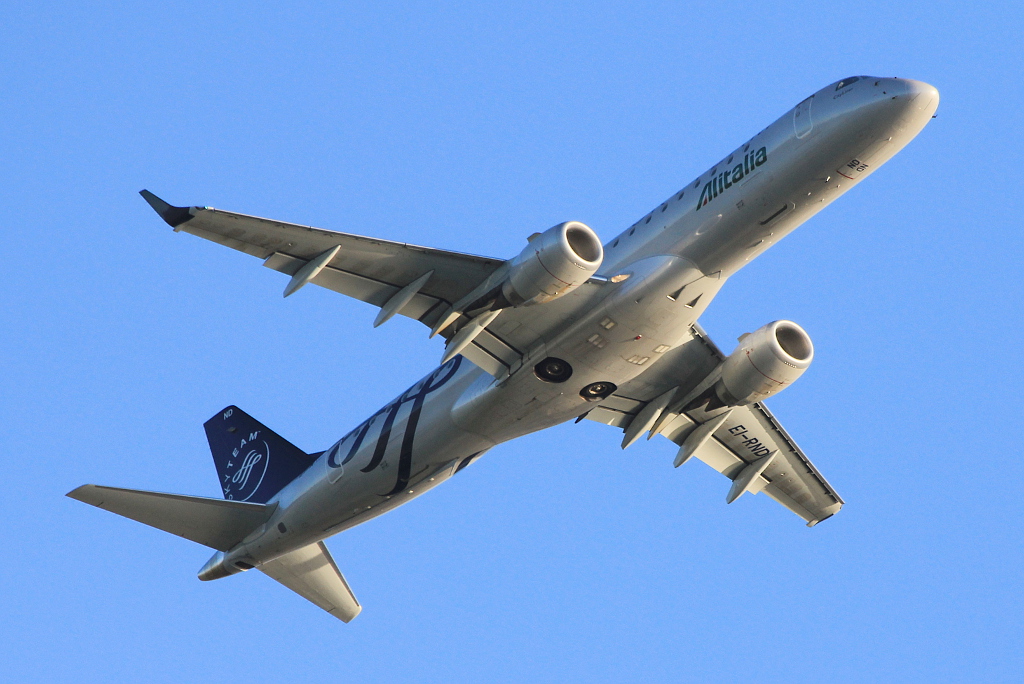 EI-RND (cn 19000512) Embraer 190-100LR