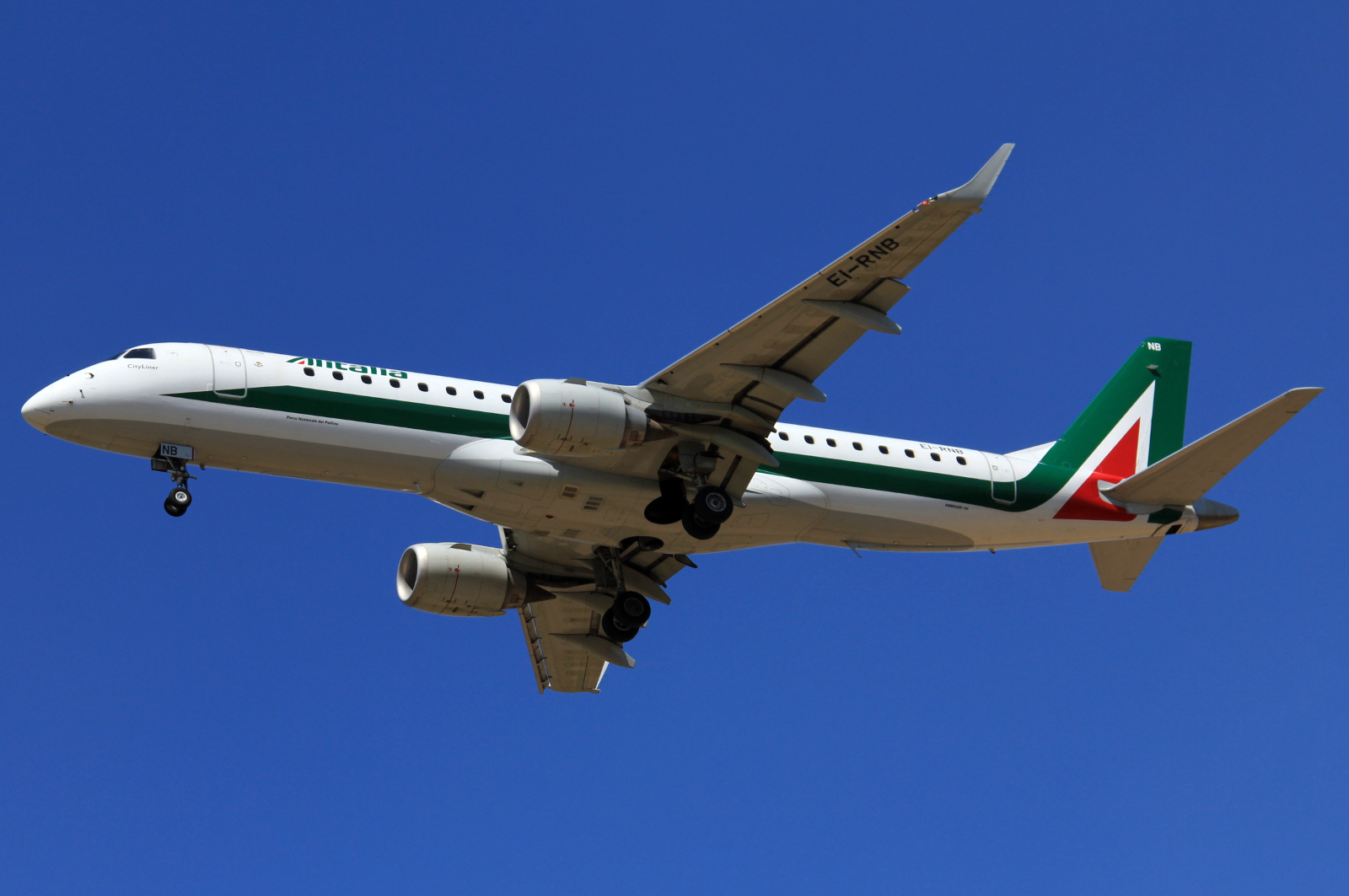 EI-RNB (19000479) 2011 Embraer 190-100LR