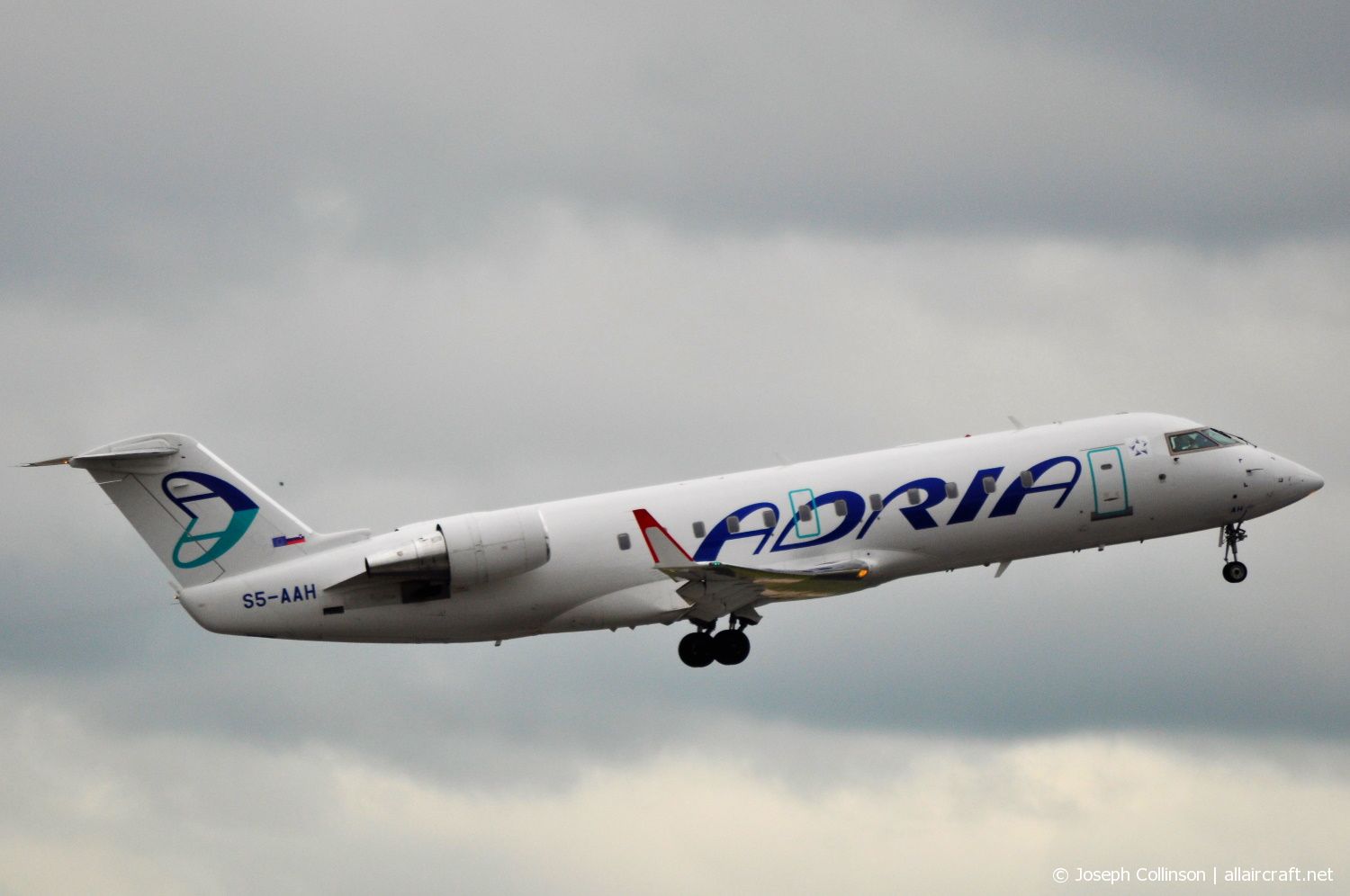 S5-AAH (7032) 1994 Bombardier CRJ-100LR