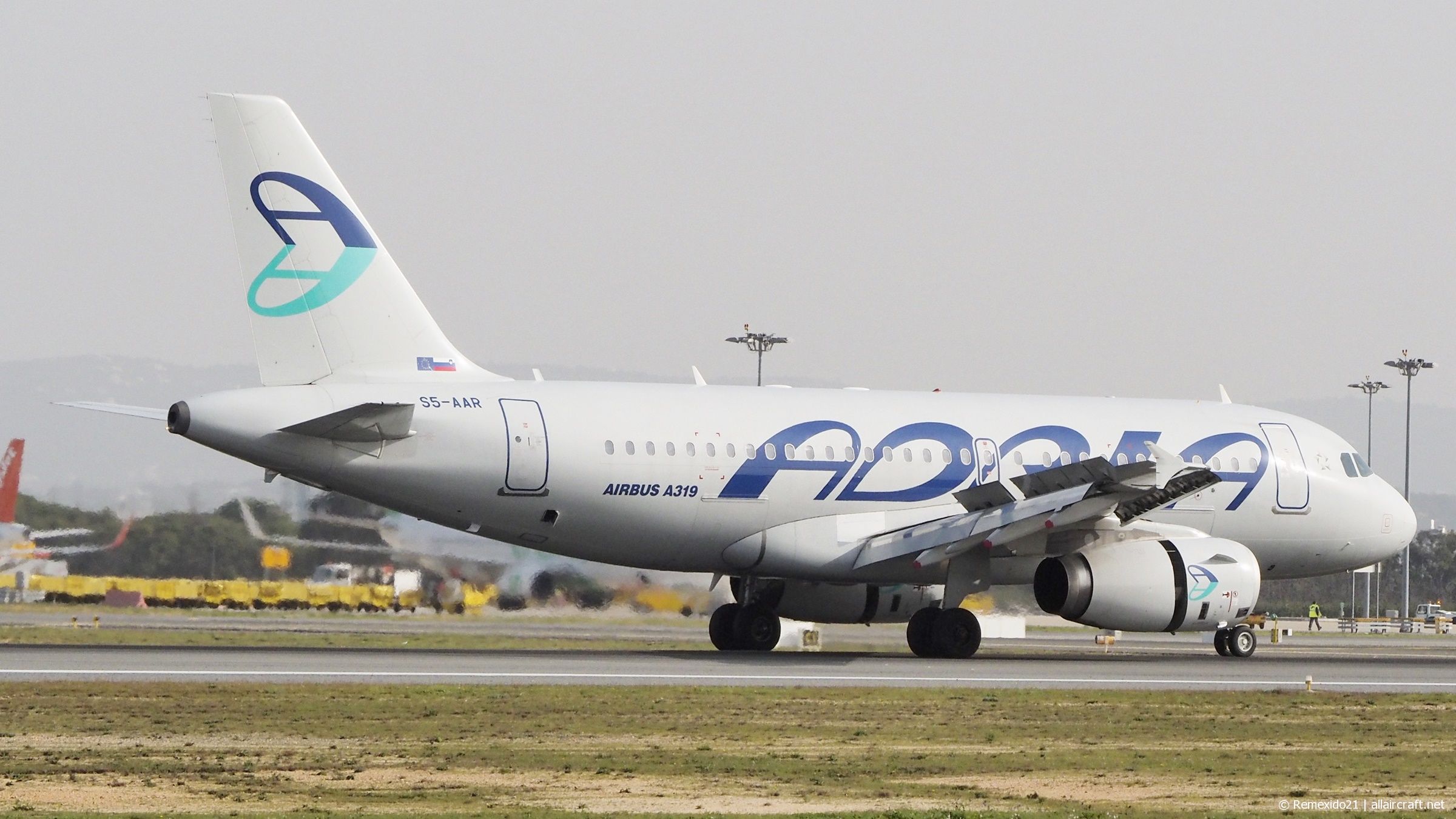 S5-AAR (cn 4301) Airbus A319-132