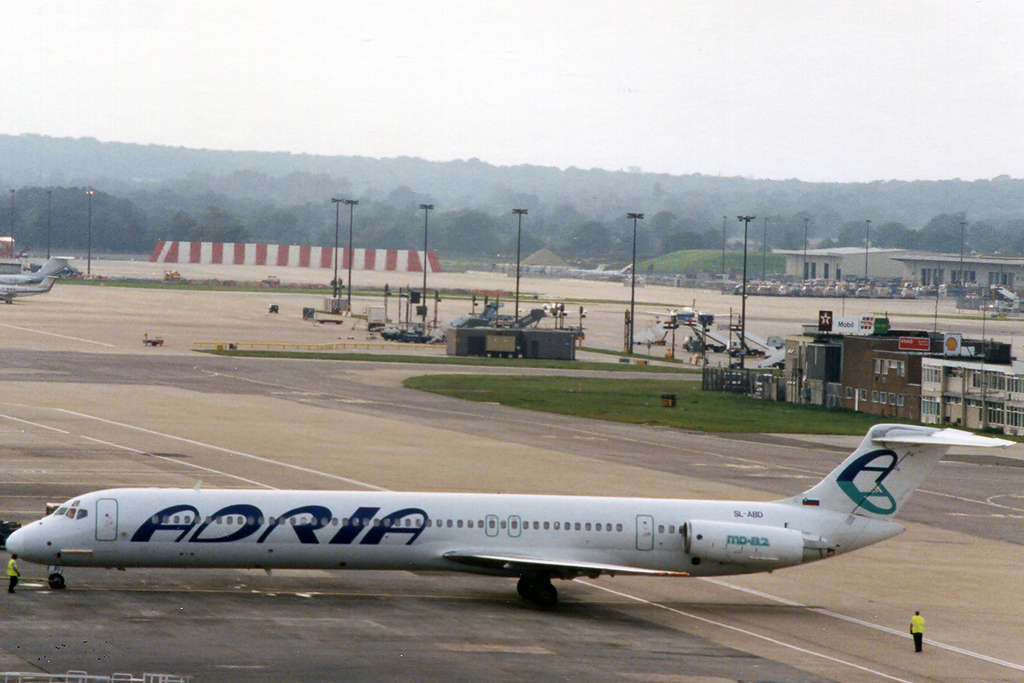 SL-ABD (cn 49440) McDonnell Douglas MD-82