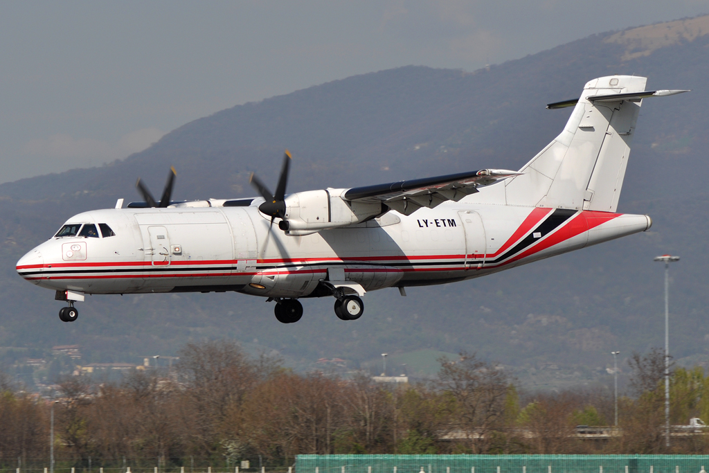 LY-ETM (067) 1987 ATR-42-300F