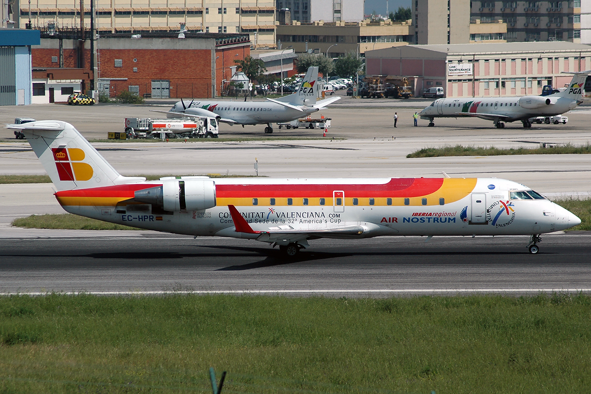 EC-HPR (7430) 2000 Bombardier CRJ200ER
