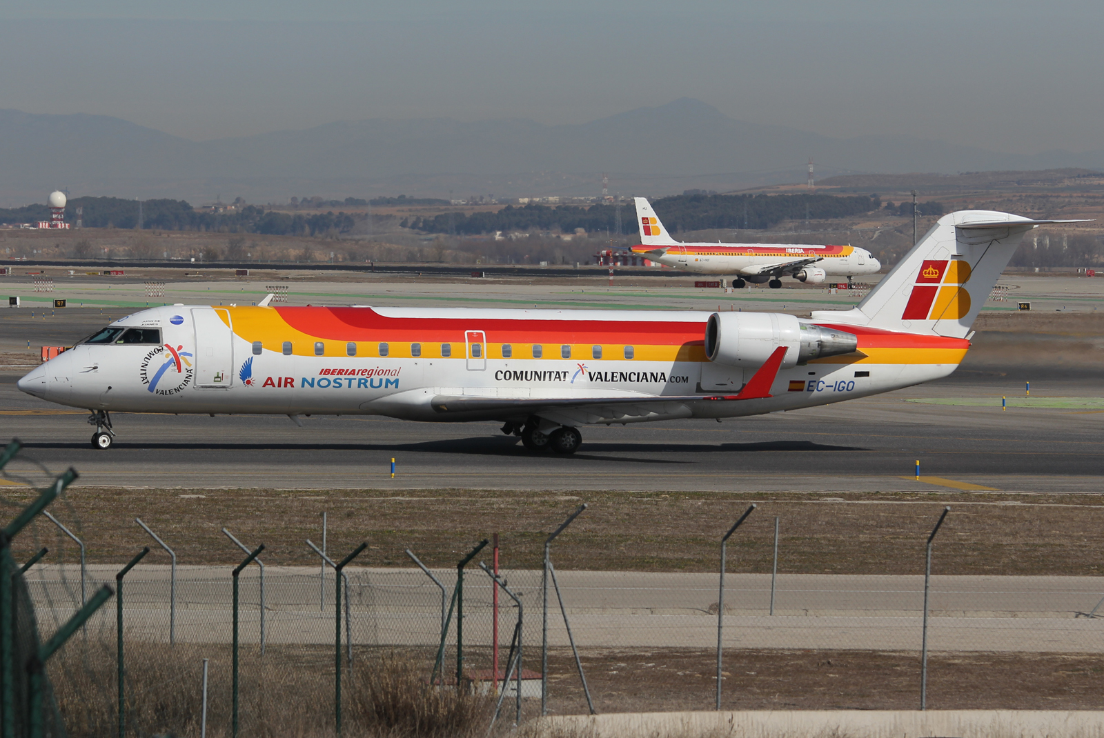 EC-IGO (7661) 2002 Bombardier CRJ200ER