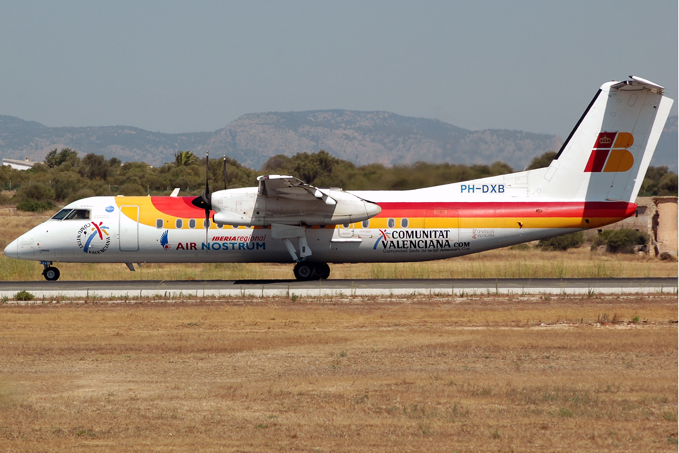 PH-DXB (589) 2002 Bombardier Dash 8-Q315