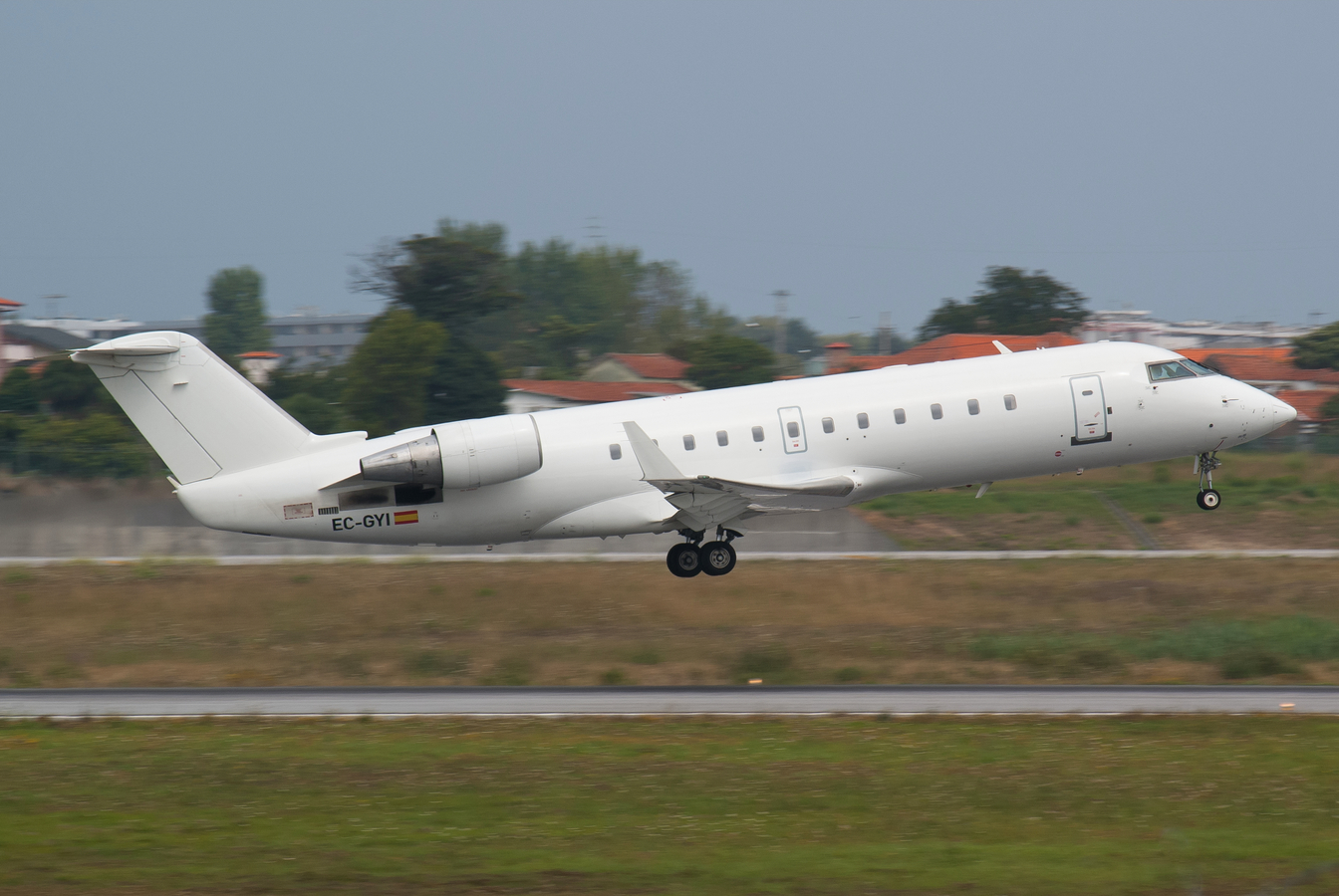 EC-GYI (7249) 1998 Bombardier CRJ200ER