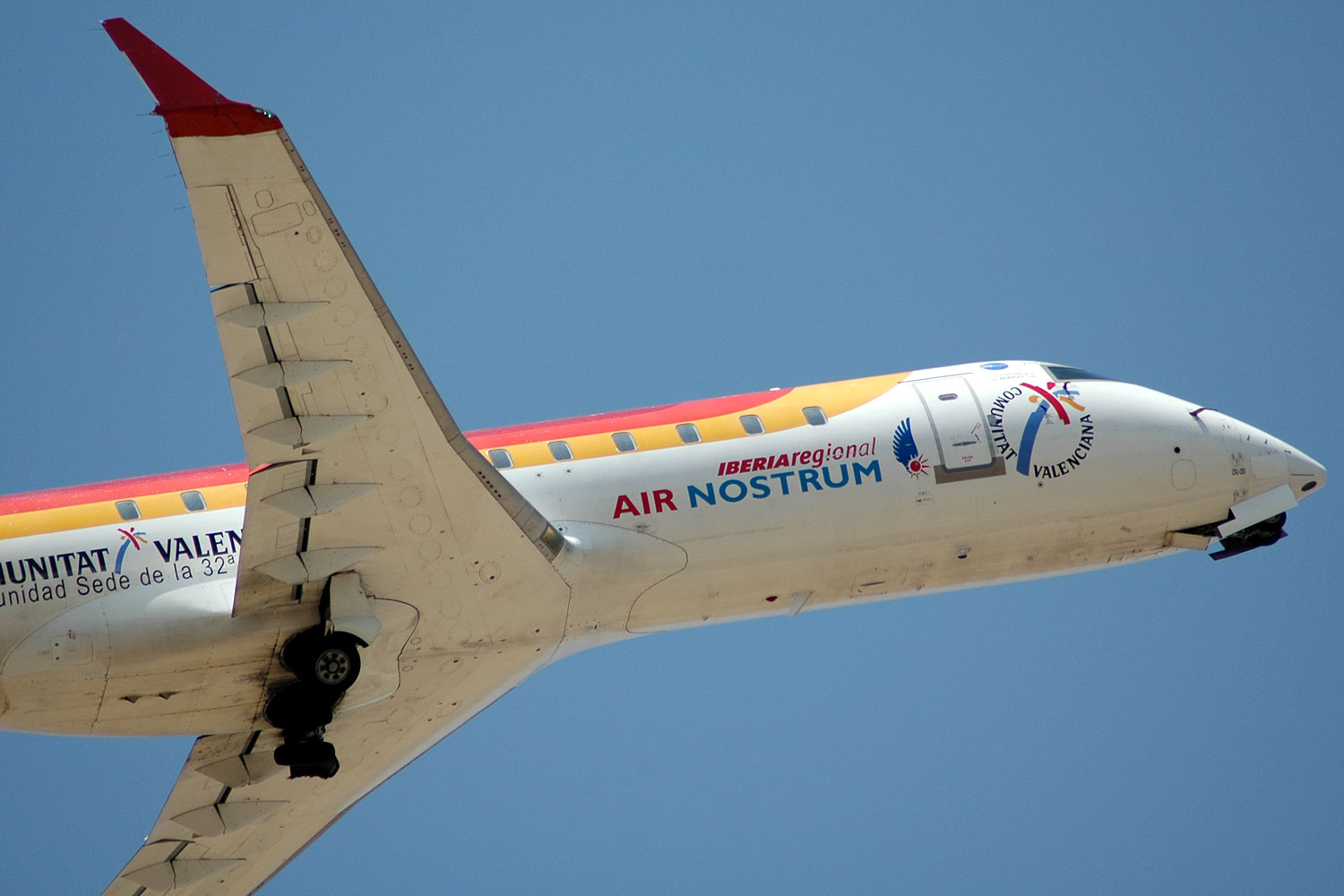 EC-IJF (cn 7705) Bombardier CRJ200ER