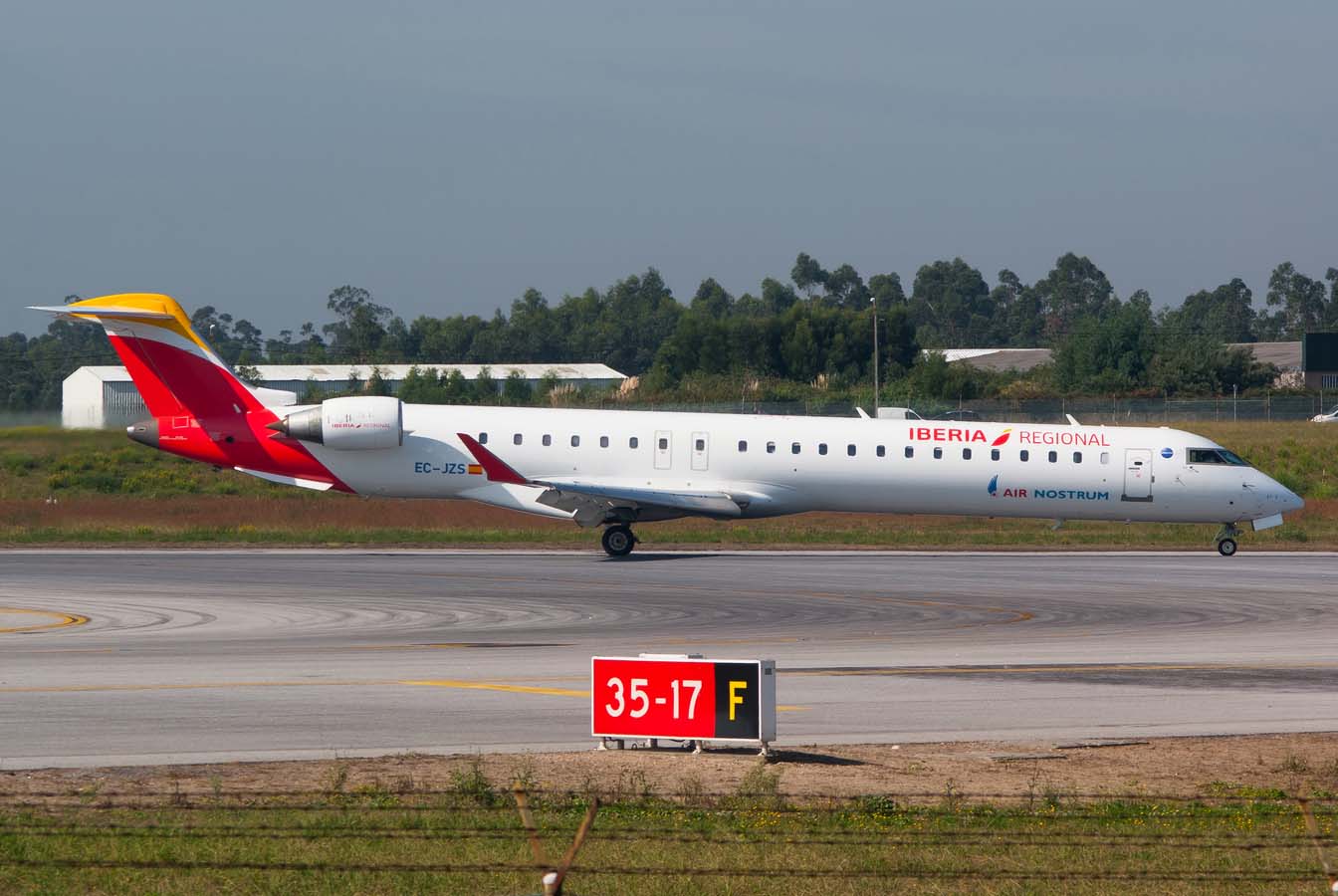 EC-JZS (cn 15111) Bombardier CRJ900ER