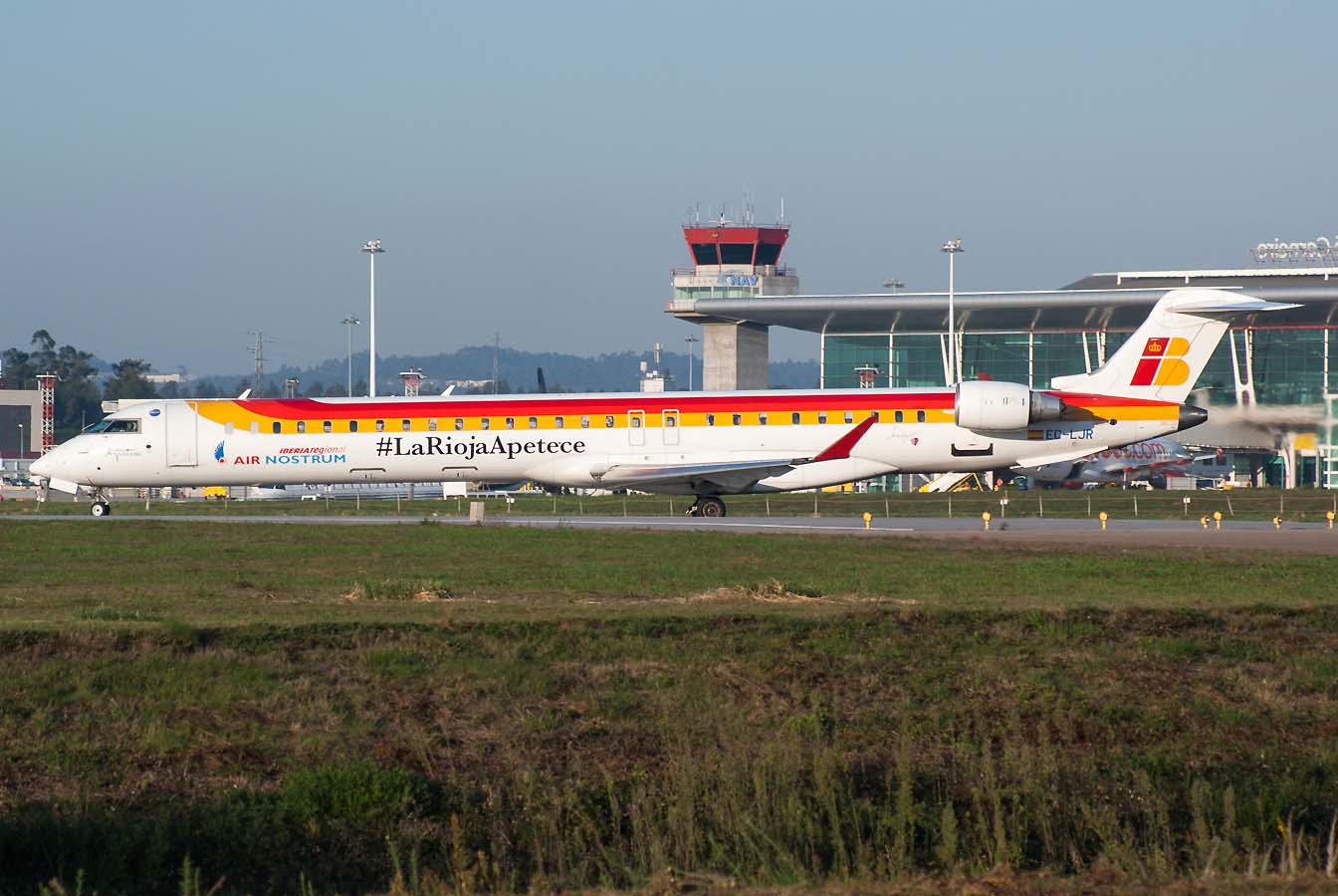 EC-LJR (cn 19002) Bombardier CRJ-1000