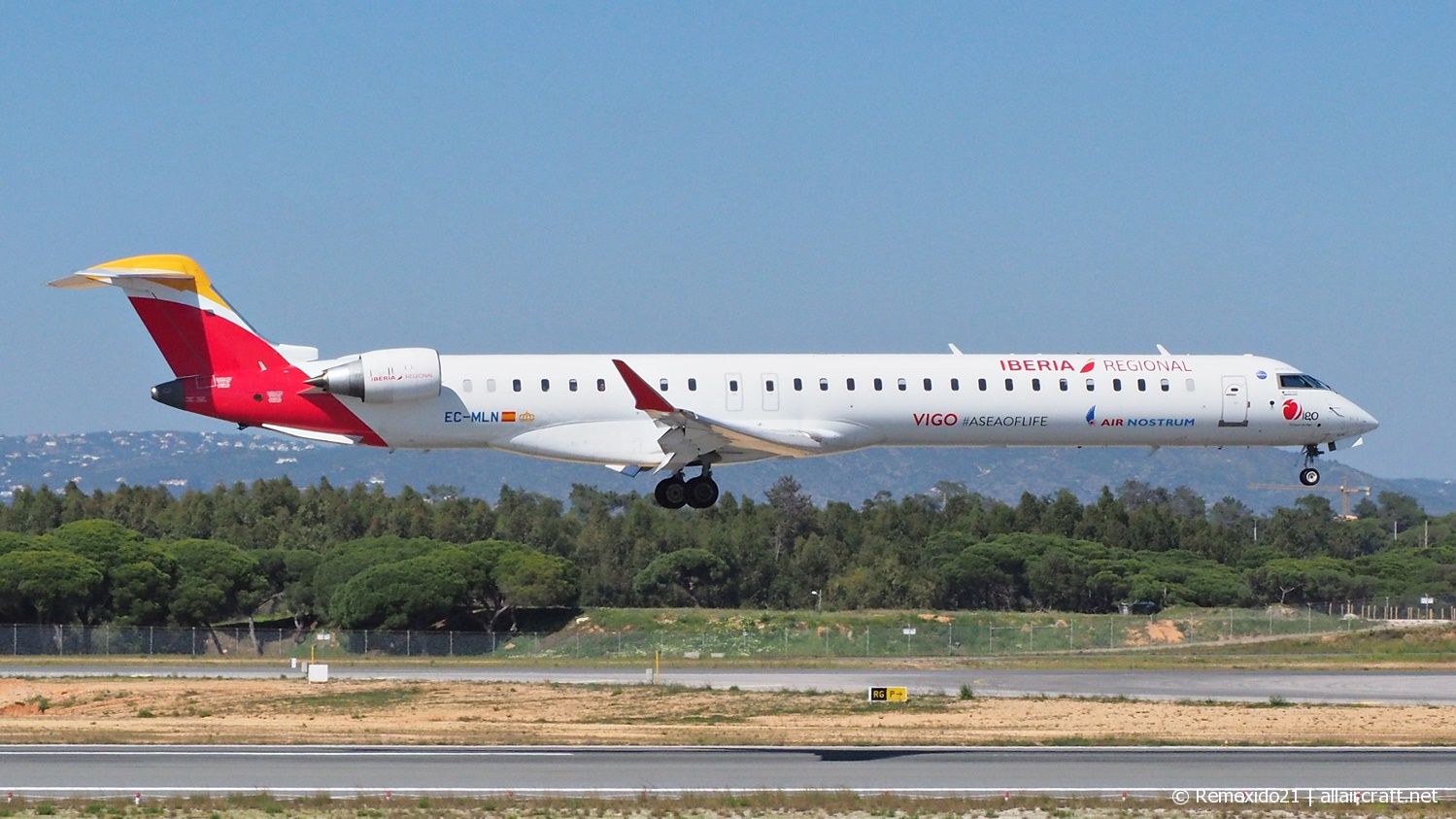 EC-MLN (cn 19049) Bombardier CRJ-1000