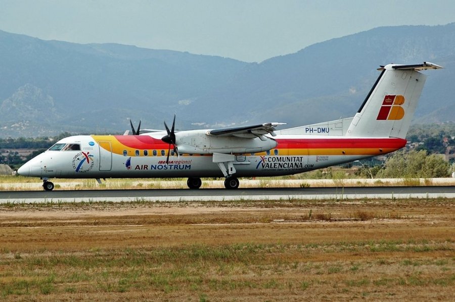 PH-DMU (568) 2000 Bombardier Dash 8-Q315