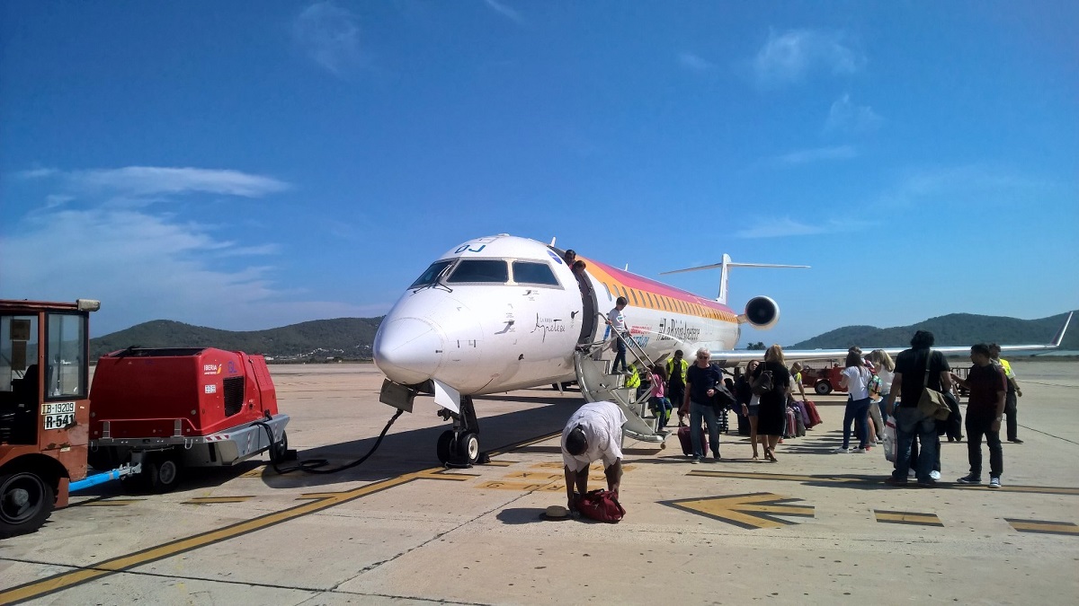 EC-LOJ (cn 19018) Bombardier CRJ-1000