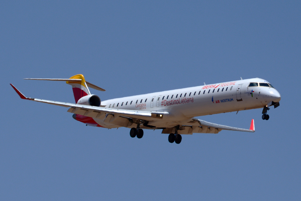 EC-LJX (cn 19008) Bombardier CRJ-1000