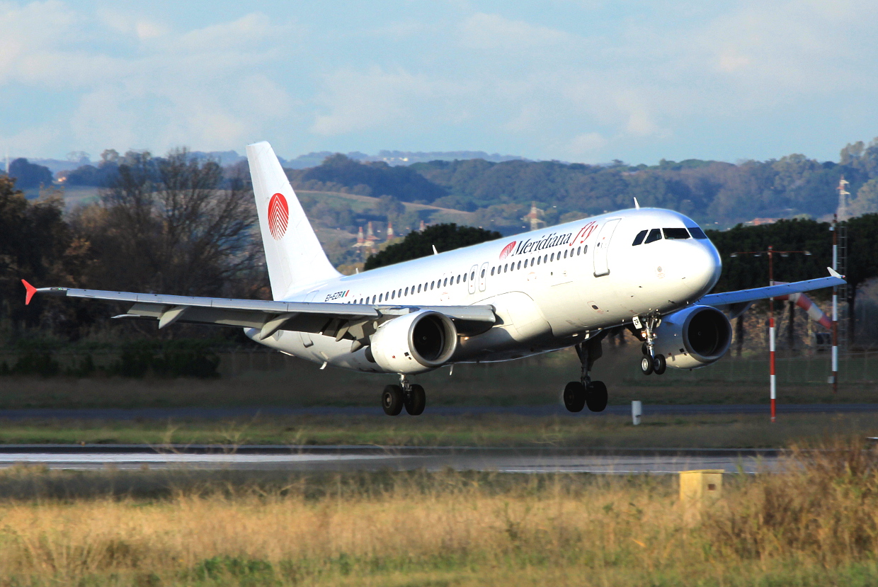 EI-EZR (1198) 2000 Airbus A320-214