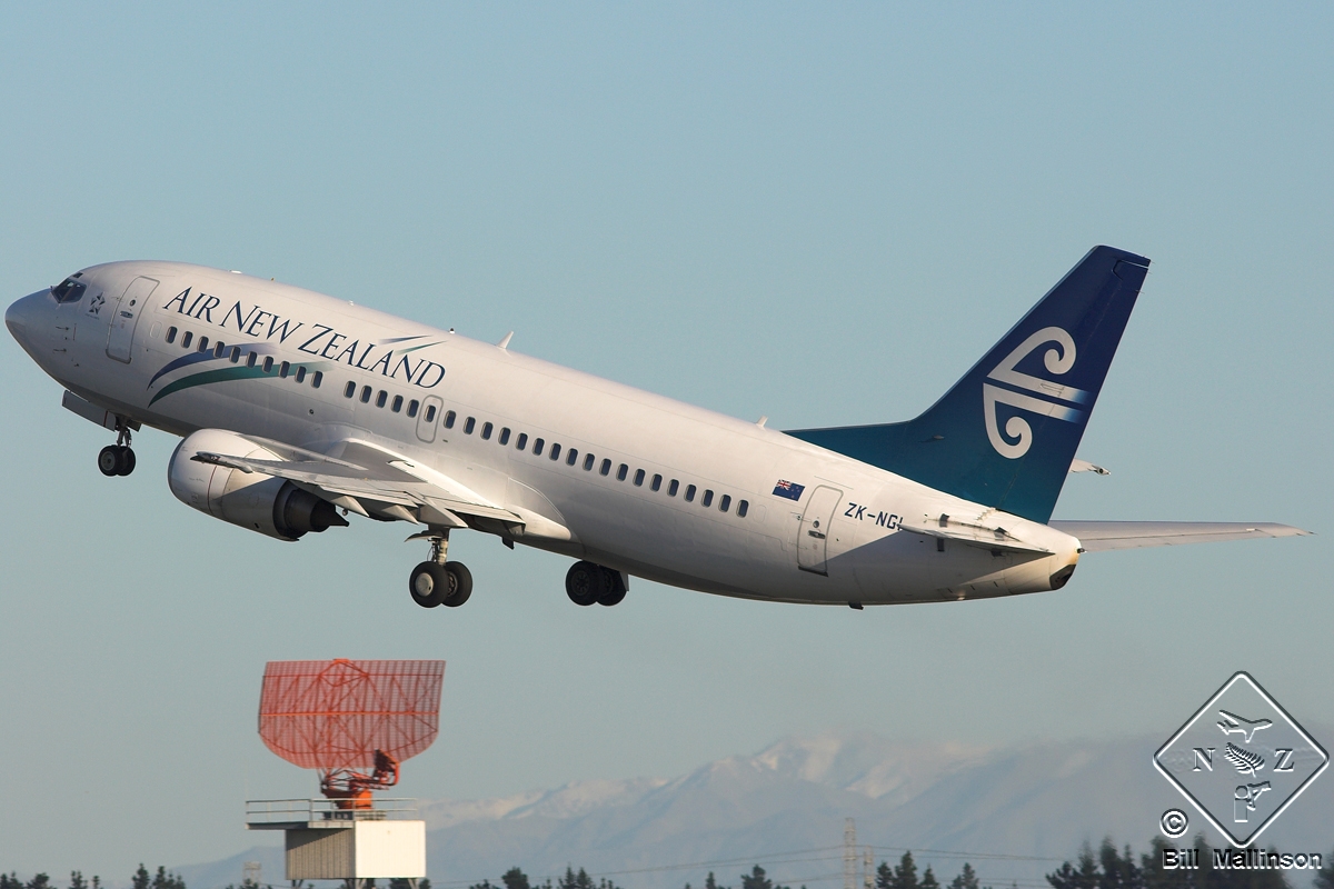 ZK-NGI · Boeing 737-319 · (CHC / NZCH)